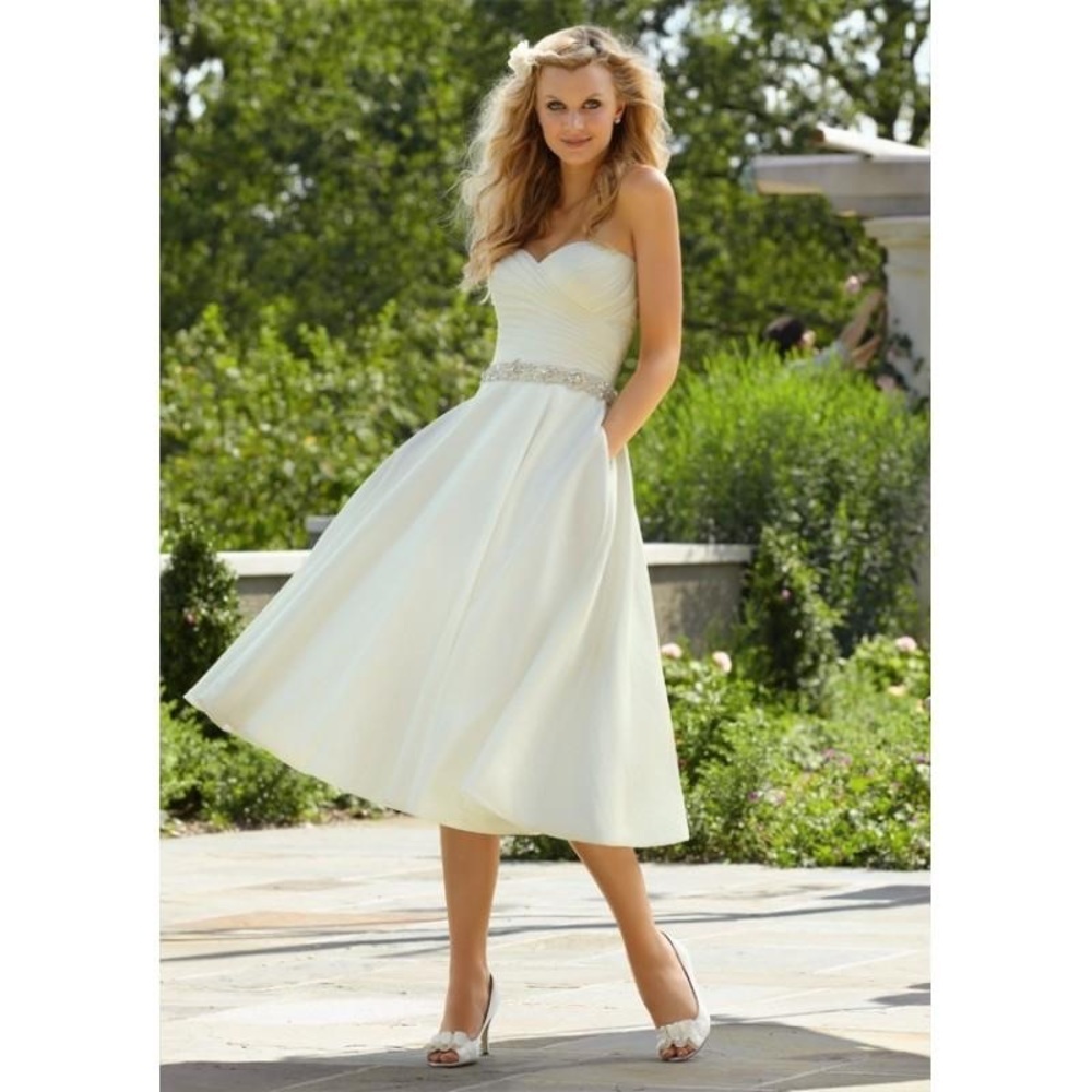 Elegant Cream Strapless Dress